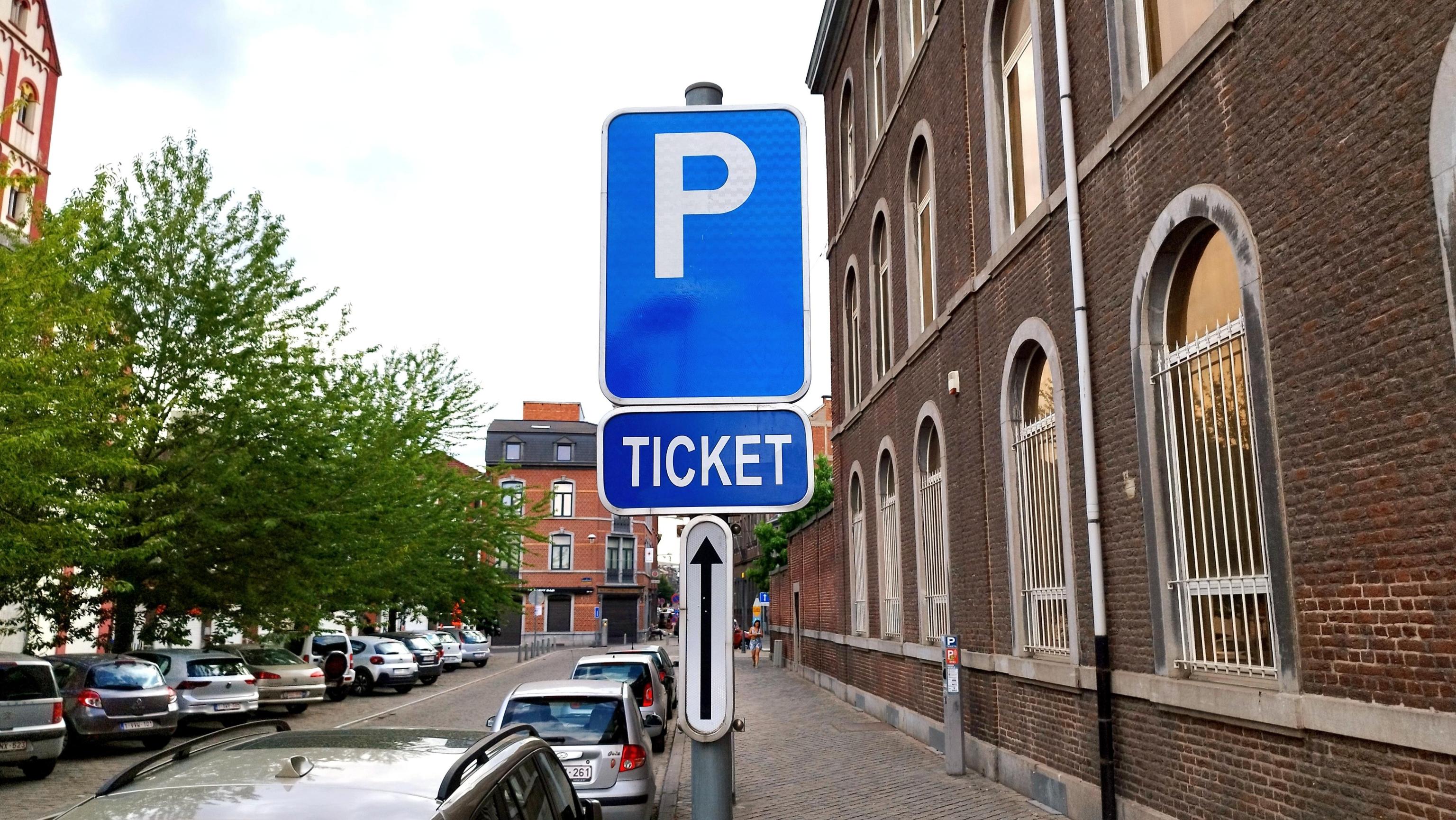 Non au doublement du nombre de places de parking payantes à Liège